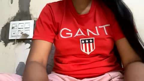 taniya_roy4628 online show from May 18, 2026, 3:02 am