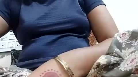 taniya_roy4628 online show from May 24, 2026, 2:55 pm