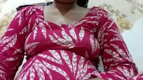 taniya_roy4628 online show from June 16, 2026, 2:25 am