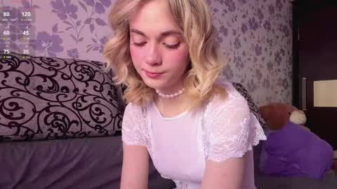 Mia online show from April 30, 2026, 2:18 am
