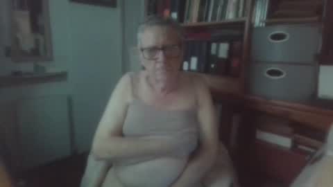 Snapshot of tantric43 chatting on April 22, 2026, 10:28 am alex tanner online show from April 22, 2026, 10:28 am