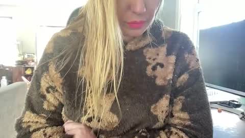 Snapshot of tantricbella chatting on February 6, 2026, 9:07 pm tantricbella online show from February 6, 2026, 9:07 pm