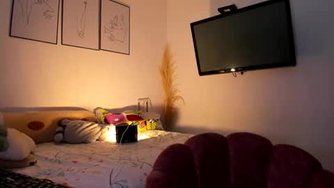 Snapshot of tara_lynn_xx chatting on November 30, 2025, 8:13 pm Dani independent model online show from November 30, 2025, 8:13 pm