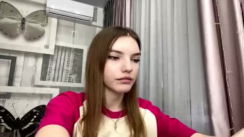 Mia online show from March 11, 2026, 2:56 pm