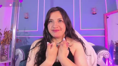 Snapshot of tarataylorr chatting on November 7, 2025, 2:55 am Tara online show from November 7, 2025, 2:55 am