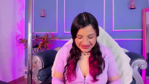 Snapshot of tarataylorr chatting on November 12, 2025, 2:34 am Tara online show from November 12, 2025, 2:34 am