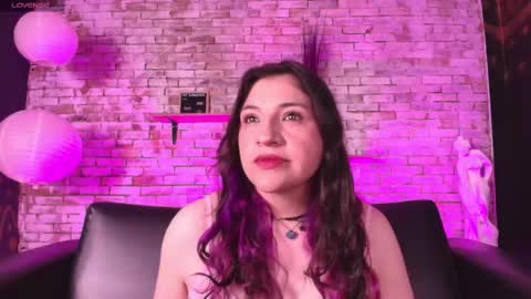 Snapshot of tarataylorr chatting on November 15, 2025, 7:10 pm Tara online show from November 15, 2025, 7:10 pm