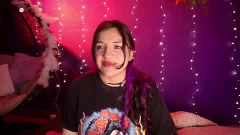 Snapshot of tarataylorr chatting on November 16, 2025, 7:14 am Tara online show from November 16, 2025, 7:14 am