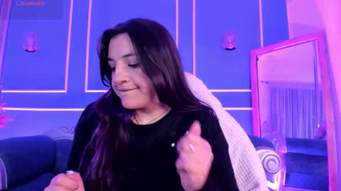 Snapshot of tarataylorr chatting on November 22, 2025, 2:54 am Tara online show from November 22, 2025, 2:54 am