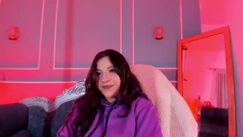 Snapshot of tarataylorr chatting on December 4, 2025, 2:54 am Tara online show from December 4, 2025, 2:54 am