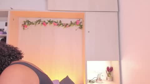  T A R A  online show from October 18, 2025, 4:15 am