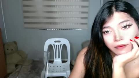 Snapshot of tasteofinnocent69 chatting on December 19, 2024, 9:07 am online show from December 19, 2024, 9:07 am