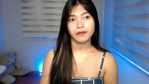 Snapshot of tasteofinnocent69 chatting on January 19, 2025, 5:48 am online show from January 19, 2025, 5:48 am