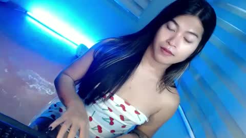 Snapshot of tasteofinnocent69 chatting on January 20, 2025, 7:36 am online show from January 20, 2025, 7:36 am