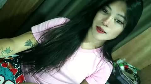 Snapshot of tasteofinnocent69 chatting on October 19, 2025, 2:01 am online show from October 19, 2025, 2:01 am