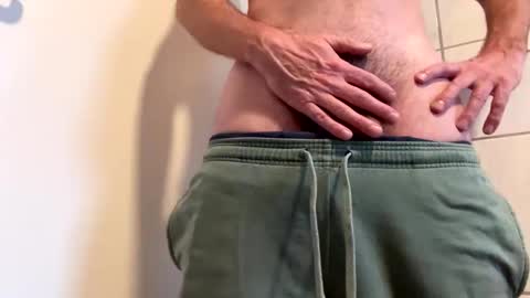 Snapshot of tasty48er chatting on December 14, 2025, 1:27 pm tasty48er online show from December 14, 2025, 1:27 pm