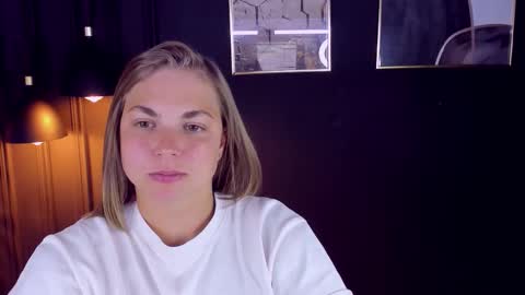 Snapshot of tataflower chatting on October 28, 2025, 8:22 pm Tata online show from October 28, 2025, 8:22 pm