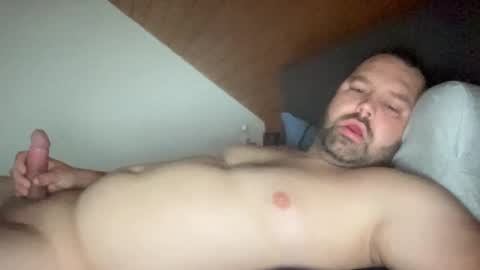 Snapshot of tatam90 chatting on September 28, 2025, 6:41 am tatam90 online show from September 28, 2025, 6:41 am