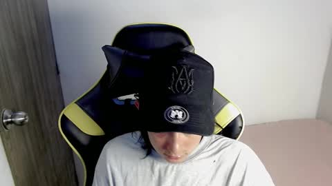 Snapshot of tatannn_ chatting on November 10, 2025, 6:40 pm T A T A N online show from November 10, 2025, 6:40 pm