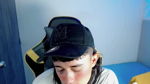 Snapshot of tatannn_ chatting on November 14, 2025, 8:07 pm T A T A N online show from November 14, 2025, 8:07 pm