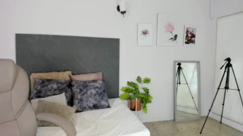 Snapshot of tati_saldarriaga chatting on November 7, 2025, 10:59 am Tati Saldarriaga online show from November 7, 2025, 10:59 am