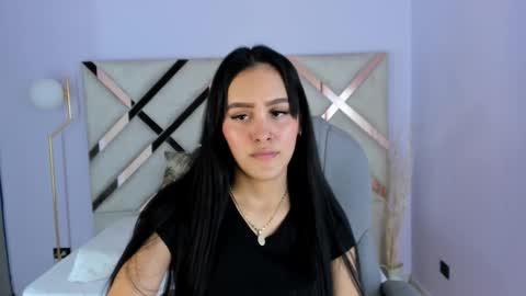 Snapshot of tati_saldarriaga chatting on November 12, 2025, 9:03 pm Tati Saldarriaga online show from November 12, 2025, 9:03 pm