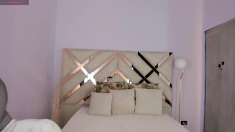 Snapshot of tati_saldarriaga chatting on November 13, 2025, 8:52 pm Tati Saldarriaga online show from November 13, 2025, 8:52 pm