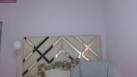 Snapshot of tati_saldarriaga chatting on November 18, 2025, 7:18 pm Tati Saldarriaga online show from November 18, 2025, 7:18 pm