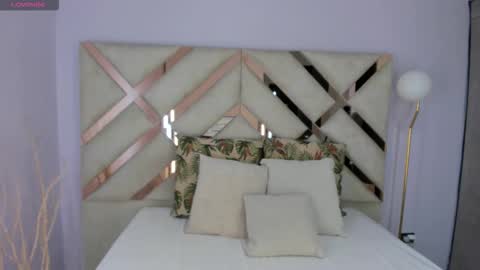 Snapshot of tati_saldarriaga chatting on November 21, 2025, 5:44 pm Tati Saldarriaga online show from November 21, 2025, 5:44 pm