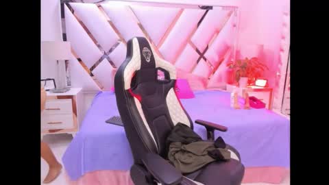 Snapshot of tatiana__ayala chatting on February 27, 2026, 3:06 am Taty online show from February 27, 2026, 3:06 am