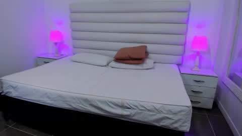 tatiana_arboleda online show from September 24, 2025, 10:51 am