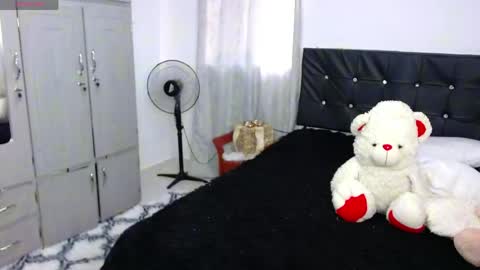 Snapshot of tatiana_montiel chatting on April 15, 2026, 6:59 pm Tatiana online show from April 15, 2026, 6:59 pm