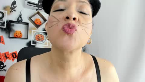 Snapshot of tatiana_sofiaa chatting on October 31, 2025, 1:56 pm tatiana_sofiaa online show from October 31, 2025, 1:56 pm