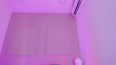 Snapshot of tatii_moon chatting on June 6, 2026, 5:45 am Tati online show from June 6, 2026, 5:45 am