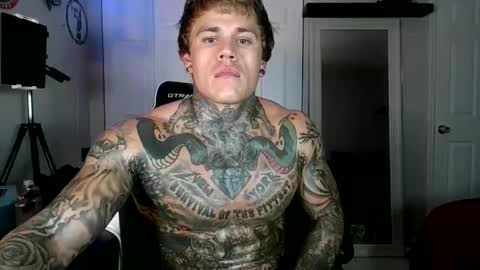 Snapshot of tatteddaddy9000 chatting on October 5, 2025, 3:49 am D-Man online show from October 5, 2025, 3:49 am