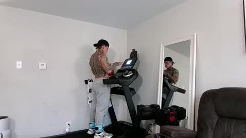 Snapshot of tatteddaddy9000 chatting on November 9, 2025, 7:12 pm D-Man online show from November 9, 2025, 7:12 pm