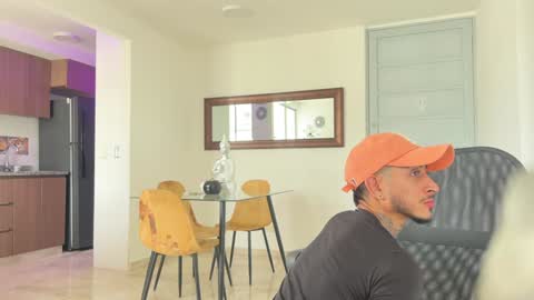 Snapshot of tattoguys_cums chatting on December 16, 2024, 1:32 pm Jonathan Juan online show from December 16, 2024, 1:32 pm