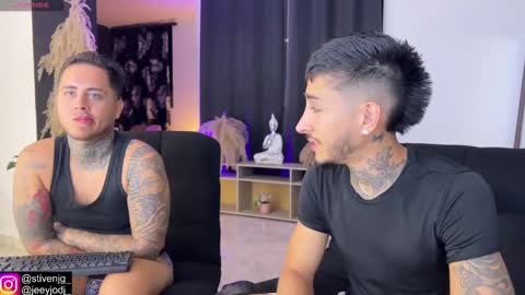 Snapshot of tattoguys_cums chatting on October 26, 2025, 2:06 am Jonathan Juan online show from October 26, 2025, 2:06 am