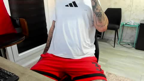 Snapshot of tattoo_couple77 chatting on September 12, 2025, 3:34 pm Nicole online show from September 12, 2025, 3:34 pm