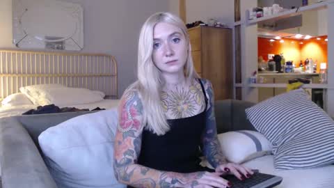 Snapshot of tattoobbgirl chatting on February 7, 2025, 8:42 pm tattoobbgirl online show from February 7, 2025, 8:42 pm