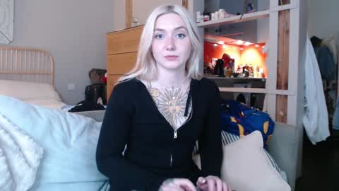 Snapshot of tattoobbgirl chatting on February 21, 2025, 5:20 pm tattoobbgirl online show from February 21, 2025, 5:20 pm