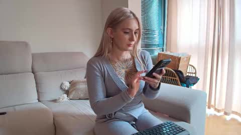 tattoobbgirl online show from March 20, 2026, 3:06 pm