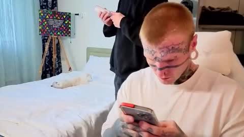 Alex but u can call me Theo online show from February 3, 2026, 9:14 am