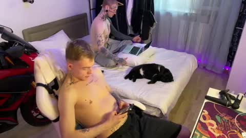 Alex but u can call me Theo online show from March 6, 2026, 8:44 am