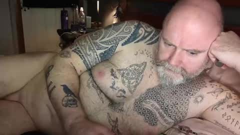 Tattooeddilf 01 online show from December 29, 2024, 1:56 am