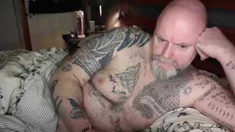 Tattooeddilf 01 online show from January 8, 2025, 10:06 pm