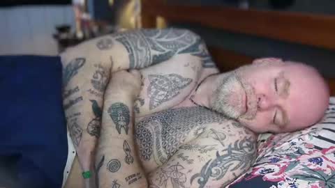 Tattooeddilf 01 online show from March 27, 2026, 8:26 am
