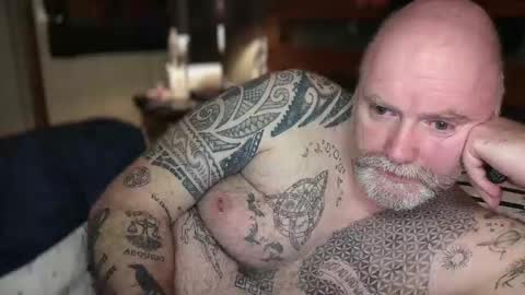 Tattooeddilf 01 online show from April 29, 2026, 10:38 pm