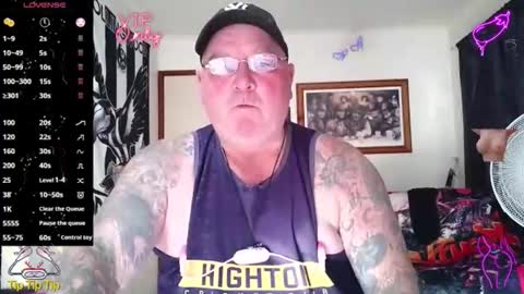 Snapshot of tattzsexy chatting on April 16, 2026, 6:36 am tattzsexy online show from April 16, 2026, 6:36 am