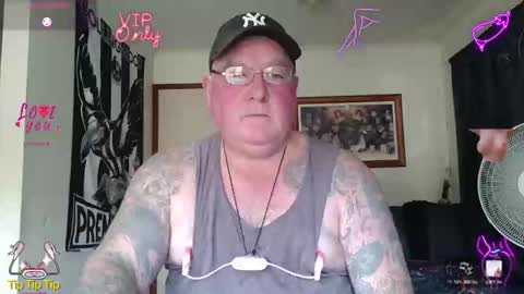 Snapshot of tattzsexy chatting on May 17, 2026, 2:09 am tattzsexy online show from May 17, 2026, 2:09 am